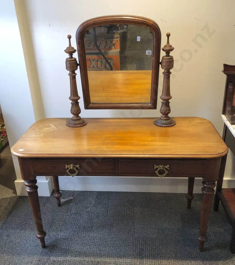 Mirror Back Dressing Table Image 1++