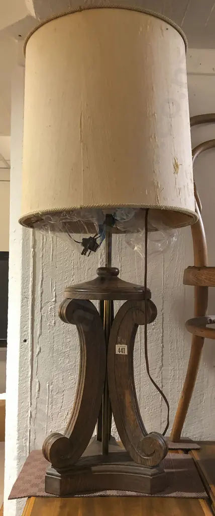 Oak Table Lamp Image 1++