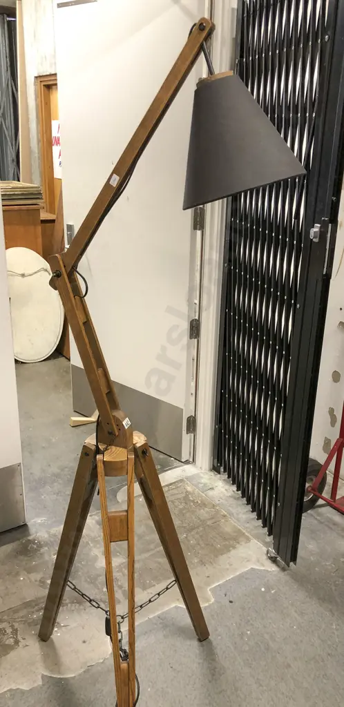 Modern Design Tripod Base Standard Lamp Image 1++