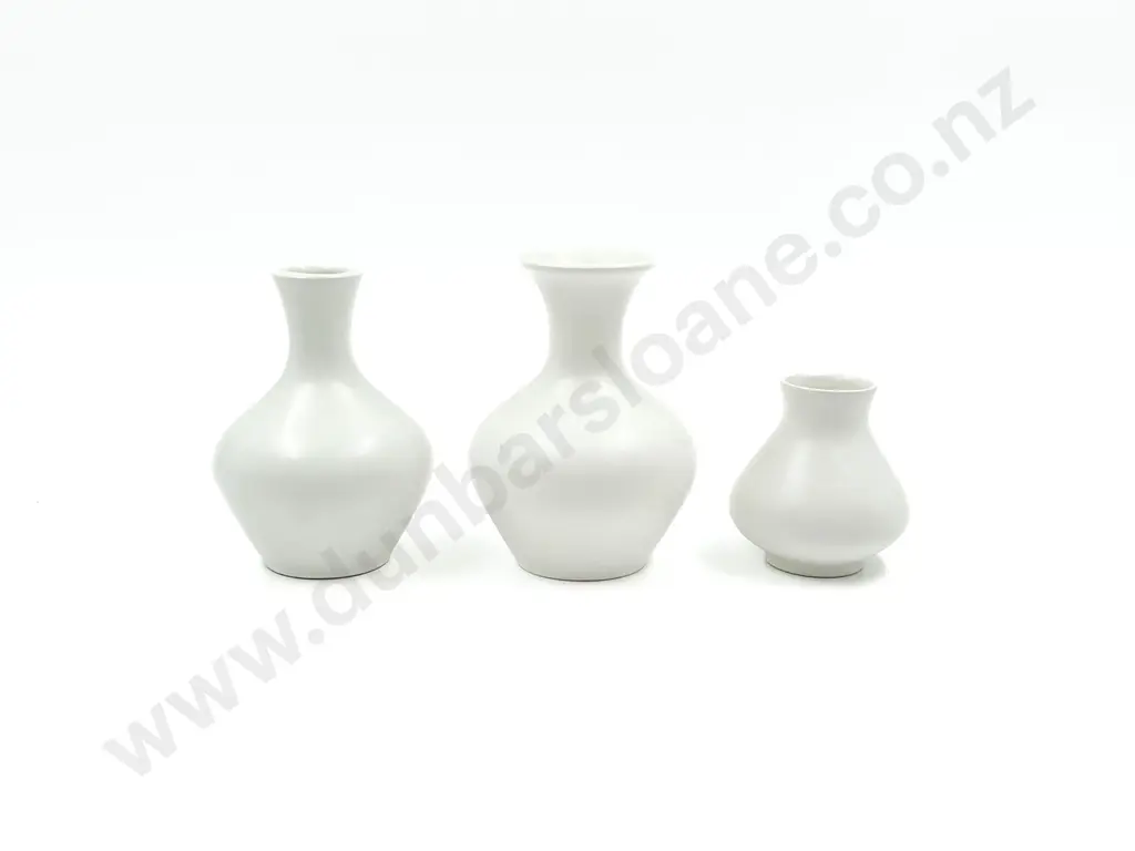 Three Crown Lynn Slip Cast Vases Image 1++