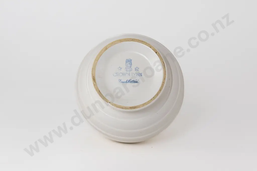 Ernest Shufflebotham For Crown Lynn Hand Potted Vase Image 1++