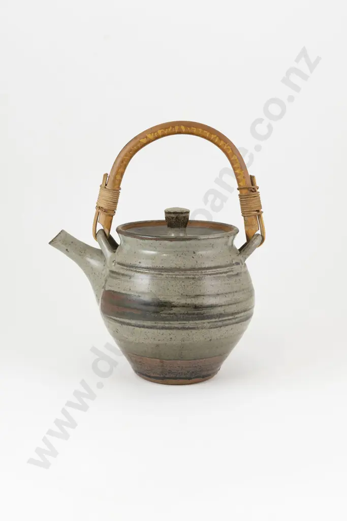 Peter Stichbury Teapot Image 1++