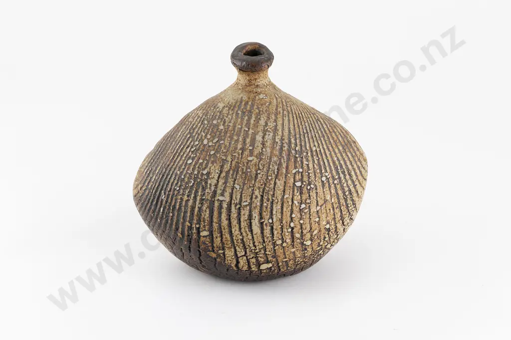 Len Castle Vase Image 1++