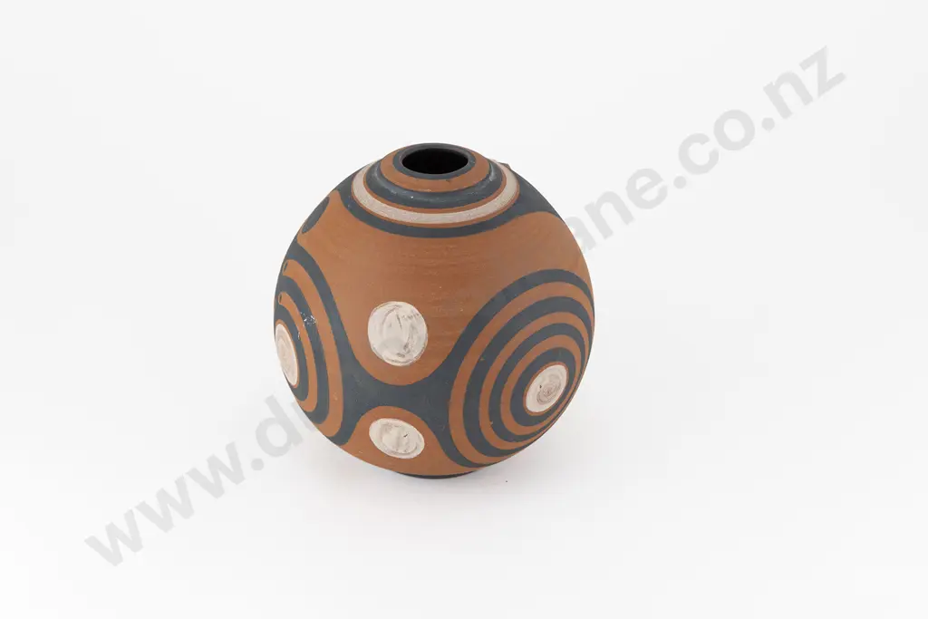 Anneke Borren Ovoid Vase Image 1++