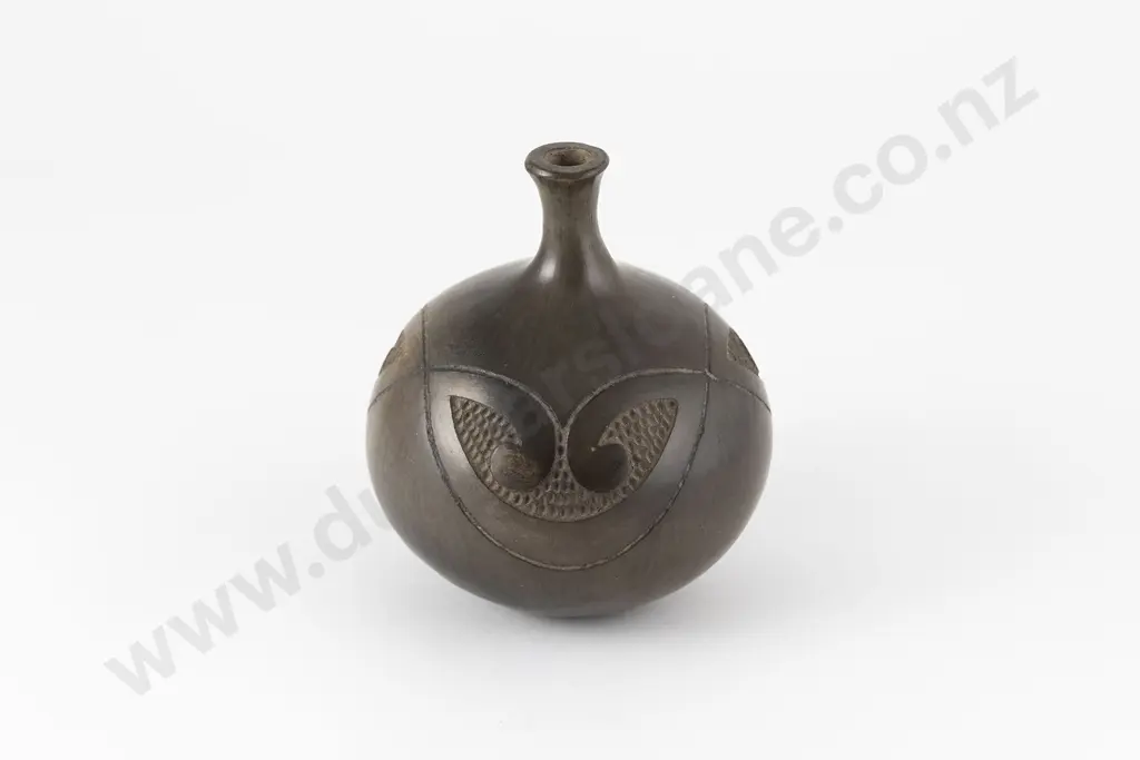 Robyn Stewart Vase Image 1++