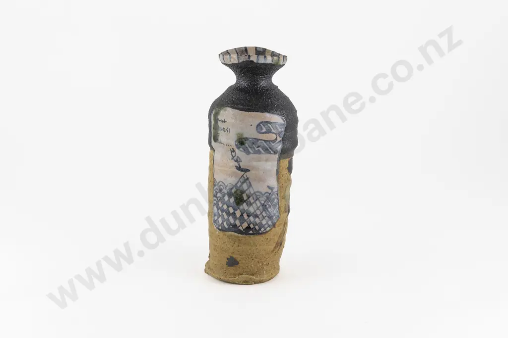 Aaron Scythe Vase Image 1++