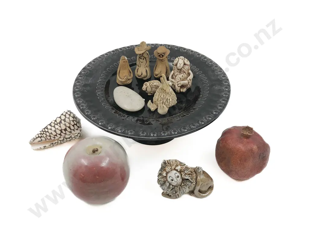 Quantity of Assorted Pottery Ornaments etc on Comport Image 1++