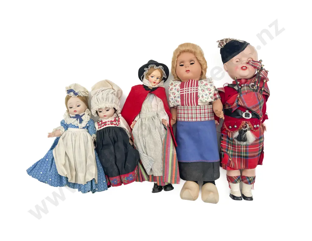 Quantity of Assorted Vintage Dolls Image 1++
