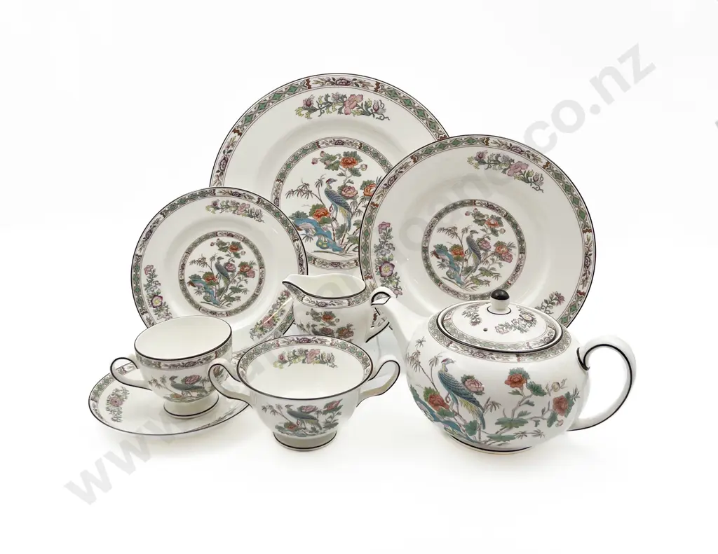 Quantity of Assorted Wedgwood 'Kutani Crane' Dinner Ware Image 1++