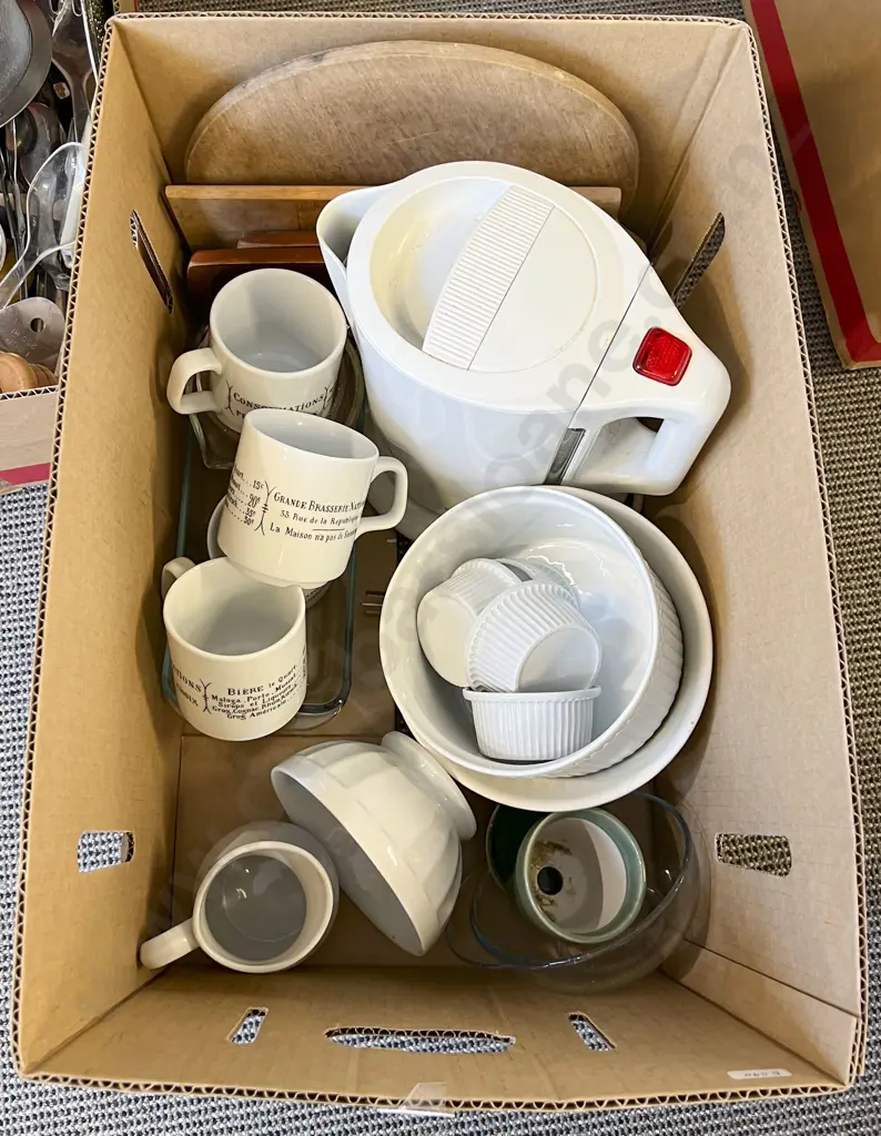 Box of Assorted Kitchenware and Crockery Image 1++