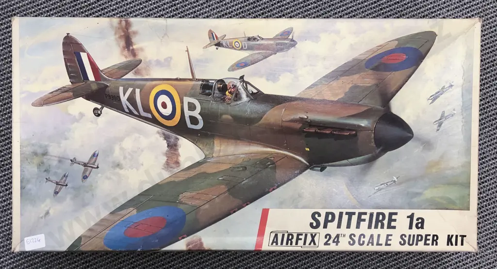 Boxed Airfix Spitfire together with Two Unboxed (faults) Image 1++