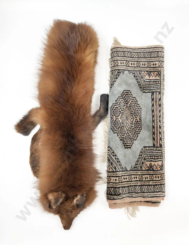Fox Fur Stole Together with Persian Style Mat Image 1++