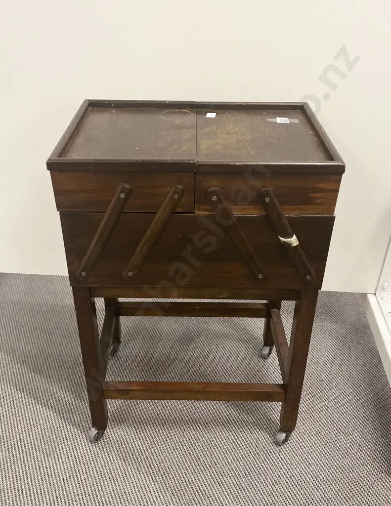 Wooden Sewing Box & Bakelite String/Wool Container Image 1++