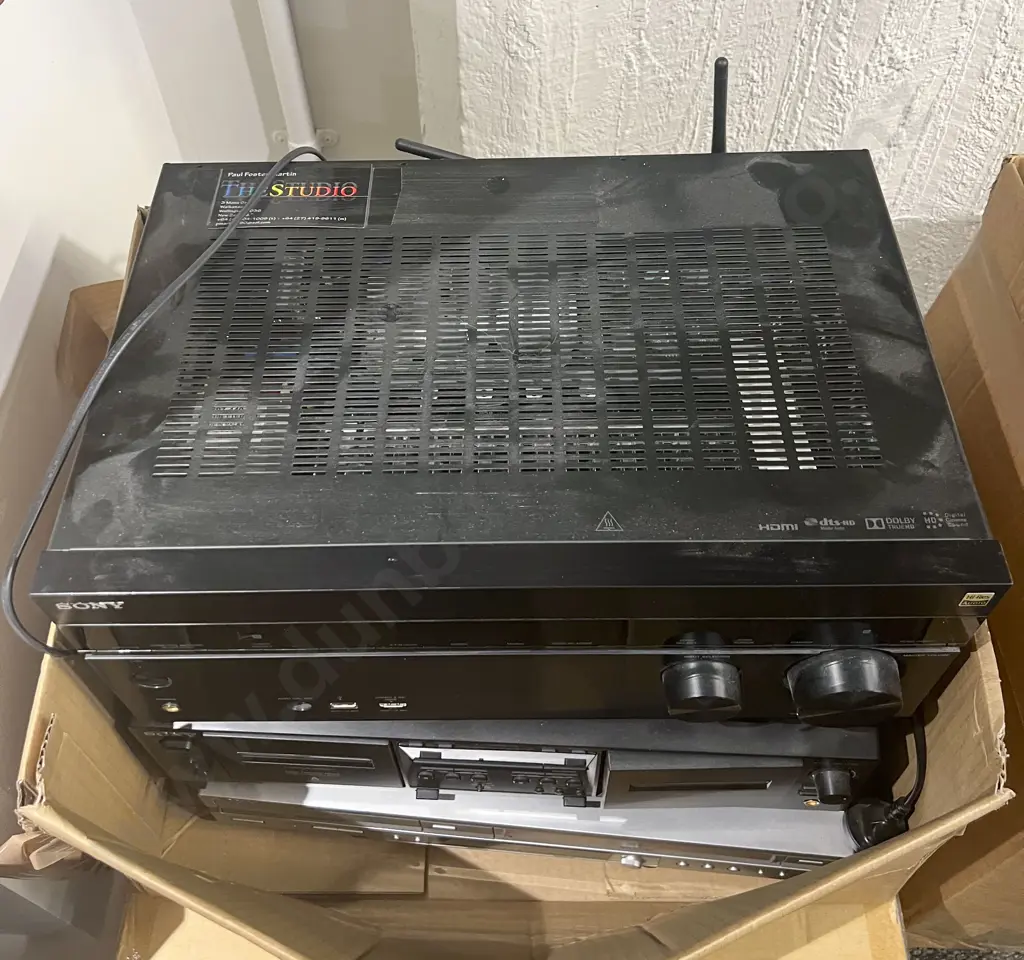 Large Quantity of Assorted Home Audio Equipment Image 1++
