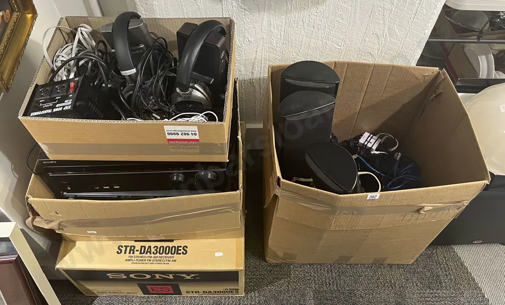 Large Quantity of Assorted Home Audio Equipment Image 1++