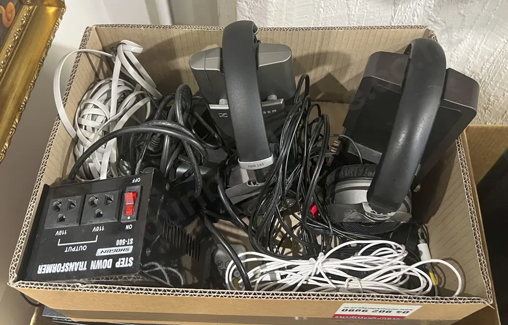 Large Quantity of Assorted Home Audio Equipment Image 1++