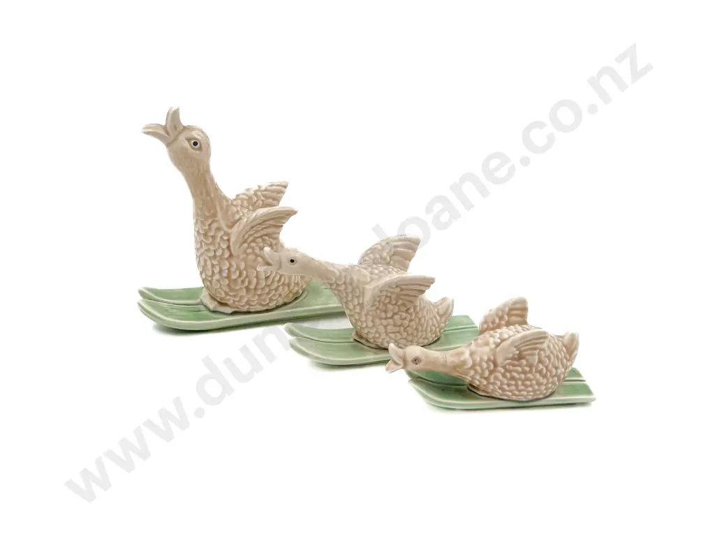 Graduated Set of Three Duck Figures Image 1++