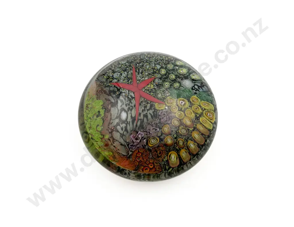Peter Raos Art Glass Paperweight Image 1++