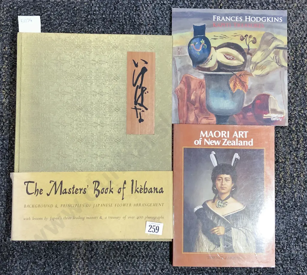 Two NZ Art Reference Volumes together with Japanese Art Reference Volume Image 1++