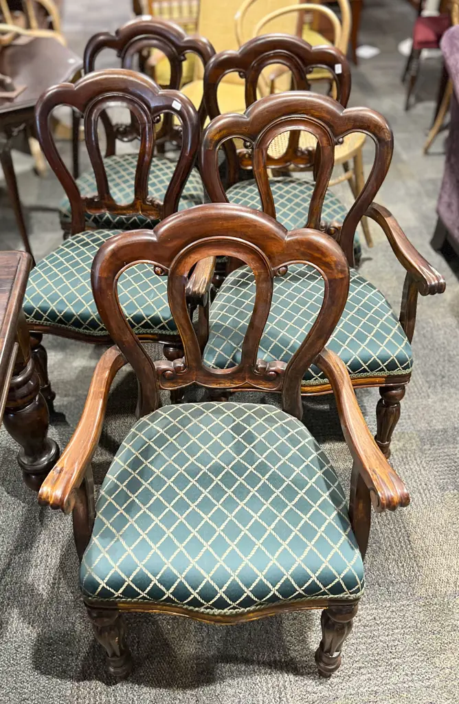 Late Victorian Style Table & Eight Chairs incl Two Carvers Image 1++