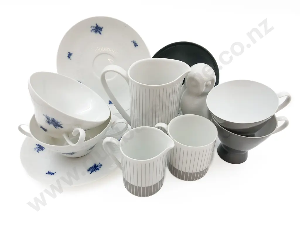 Small Qty of Assorted China etc Image 1++