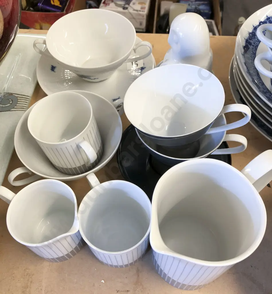 Small Qty of Assorted China etc Image 1++
