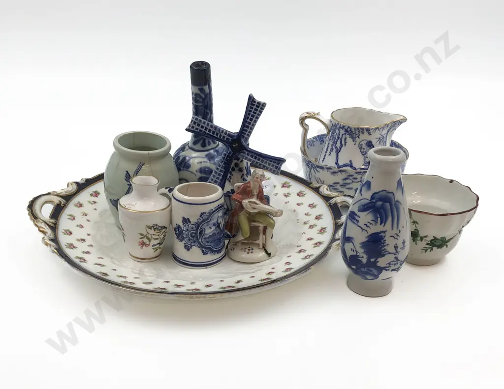 Small Quantity of Assorted Blue & White China etc Image 1++