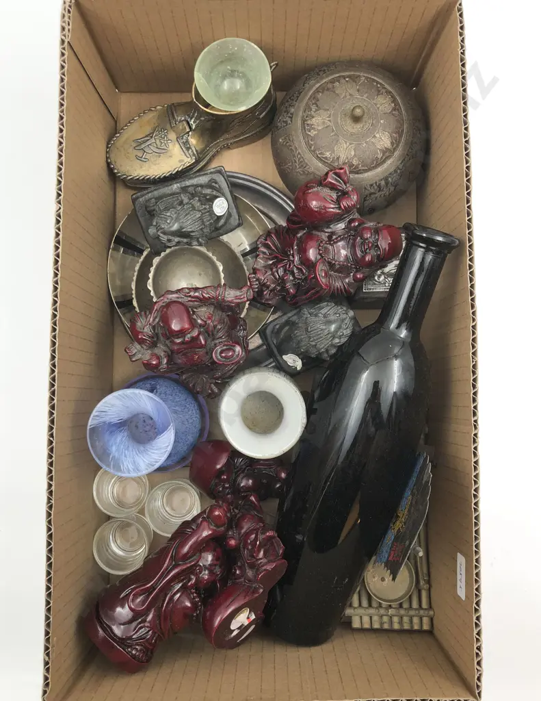 Box of Assorted Asian Ornaments etc Image 1++