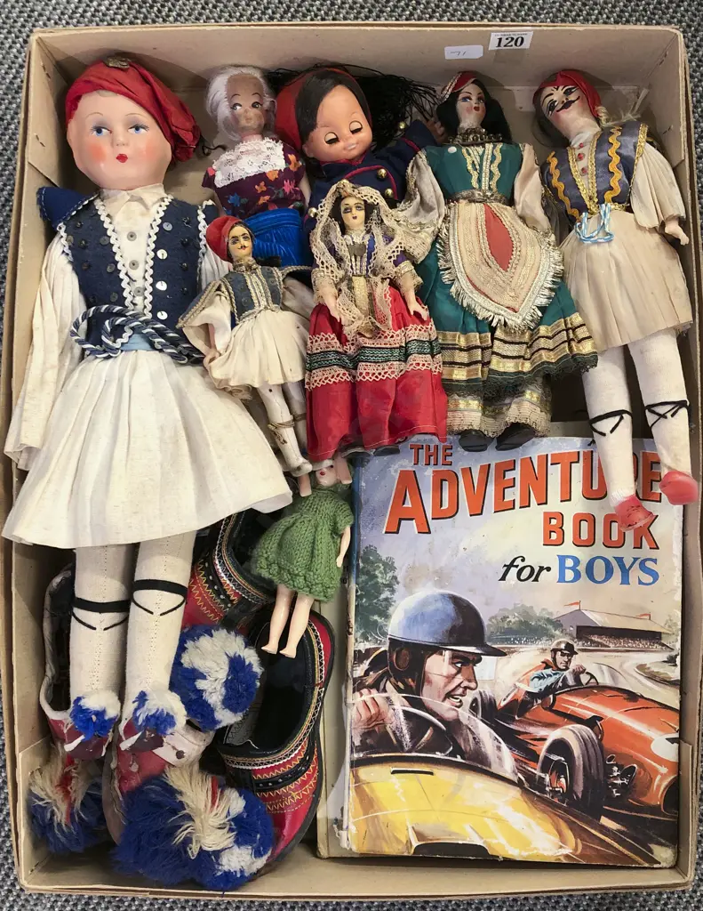 Quantity of Assorted Vintage Dolls & Books Image 1++