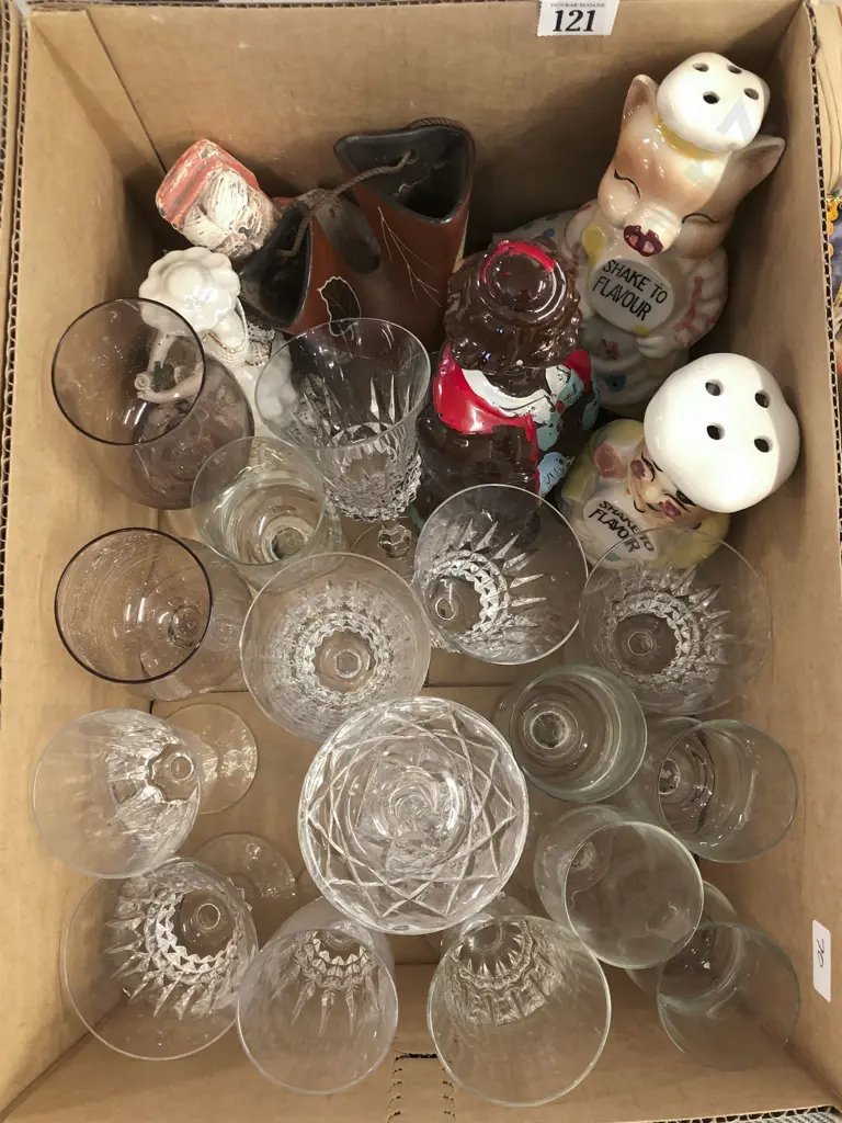 Box of Assorted China & Glassware Image 1++