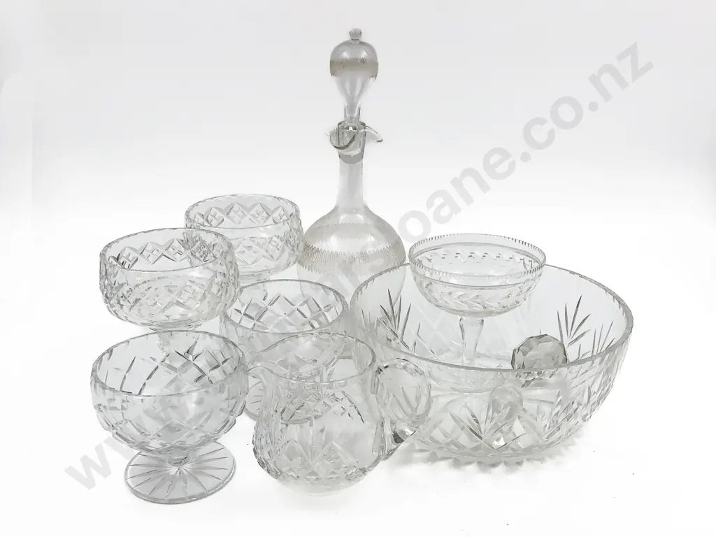 Box of Assorted Crystal incl Trifle Bowl & Glass Decanter Image 1++