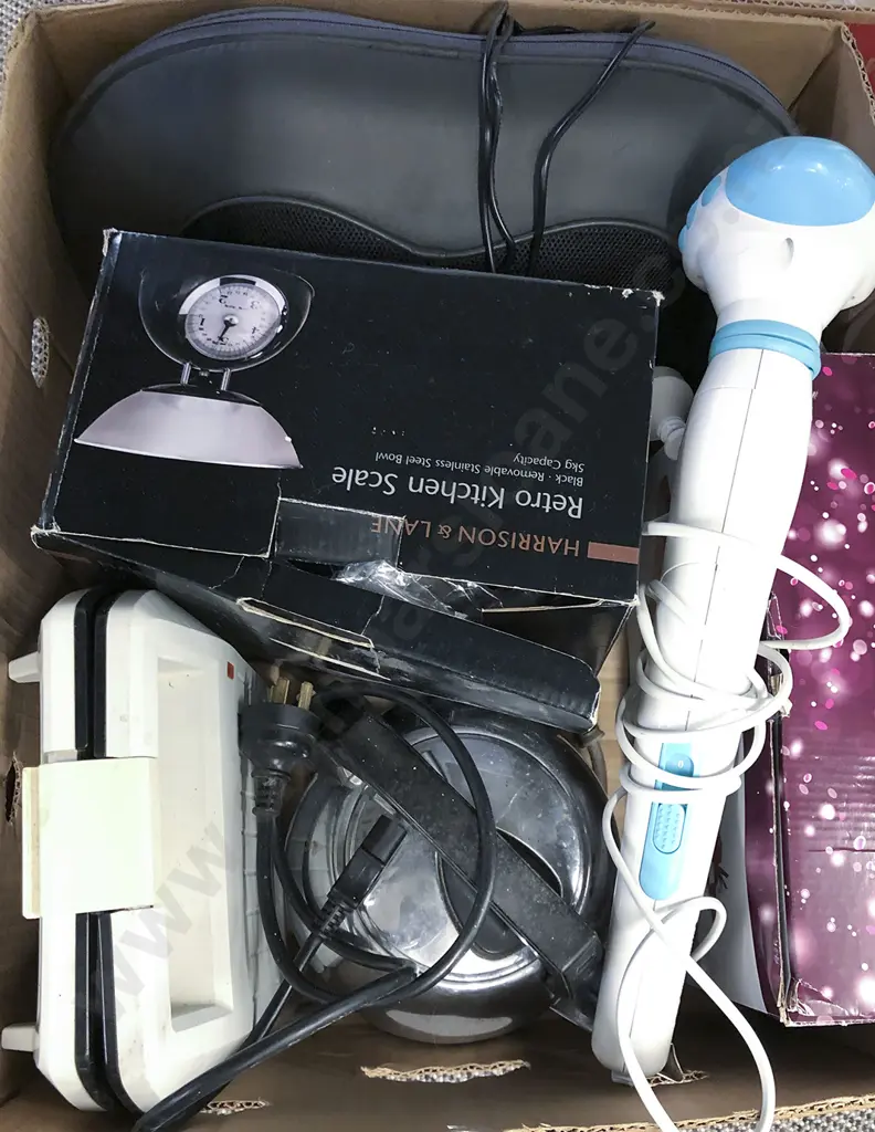 Box of Assorted Kitchen Appliances incl Jug Image 1++