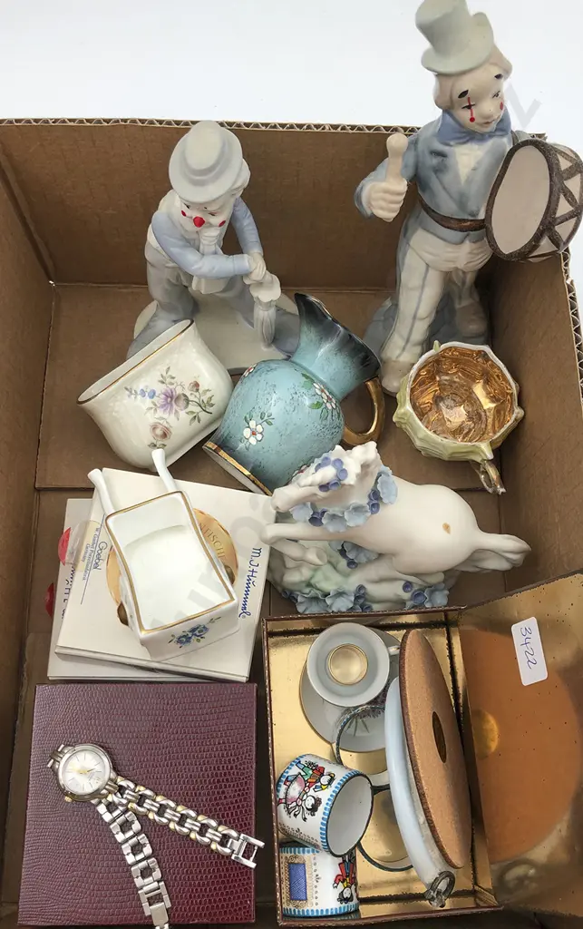 Box of Assorted China & Ornaments Image 1++