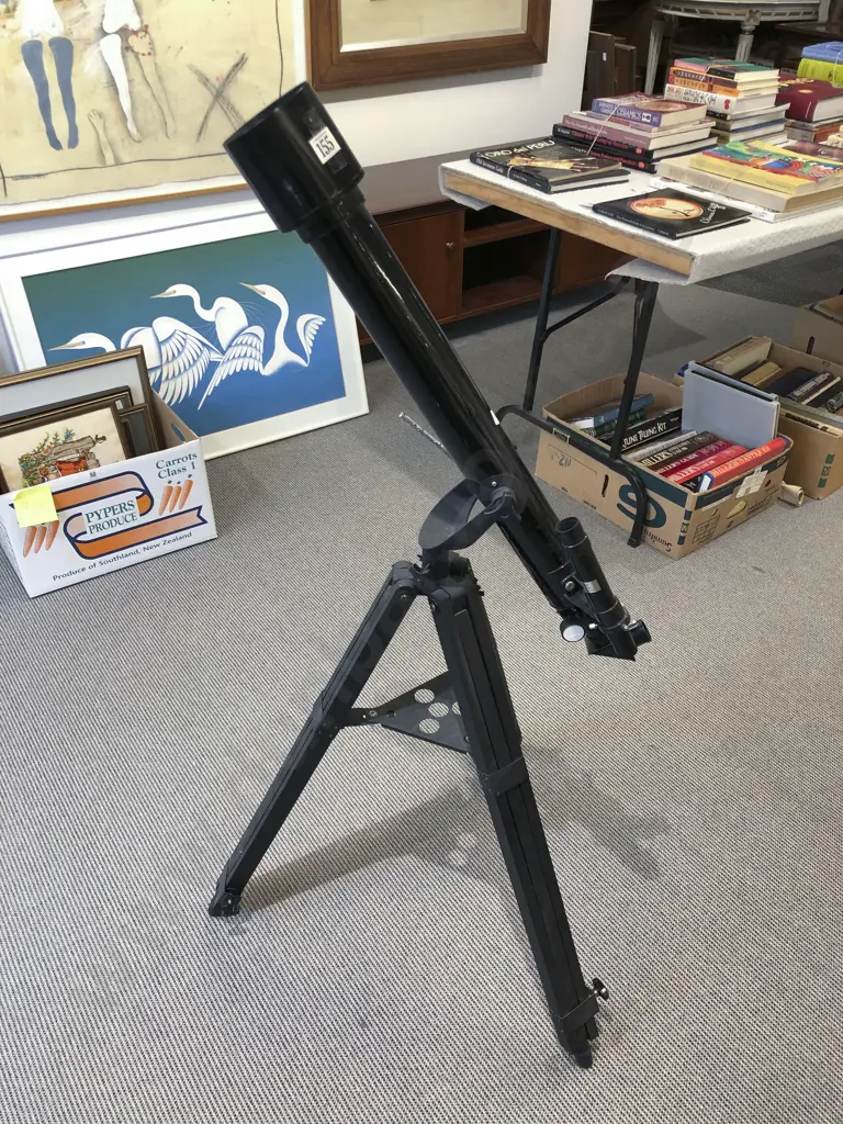 Telescope on Tripod Image 1++