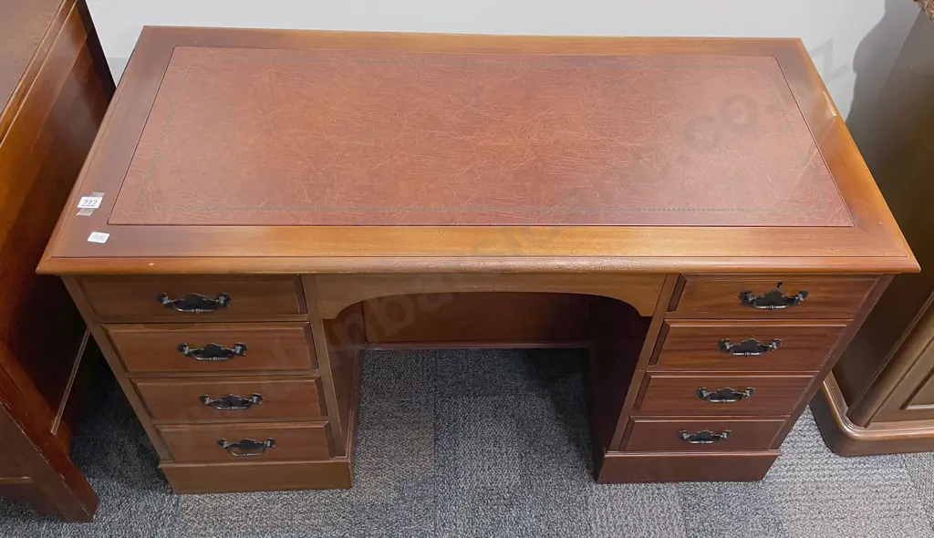 Reproduction Mahogany Leather Topped Kneehole Desk Image 1++