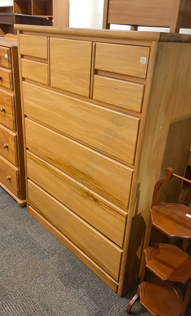 Modern Scotch Chest Image 1++