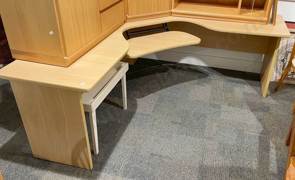 Corner Office Desk Image 1++