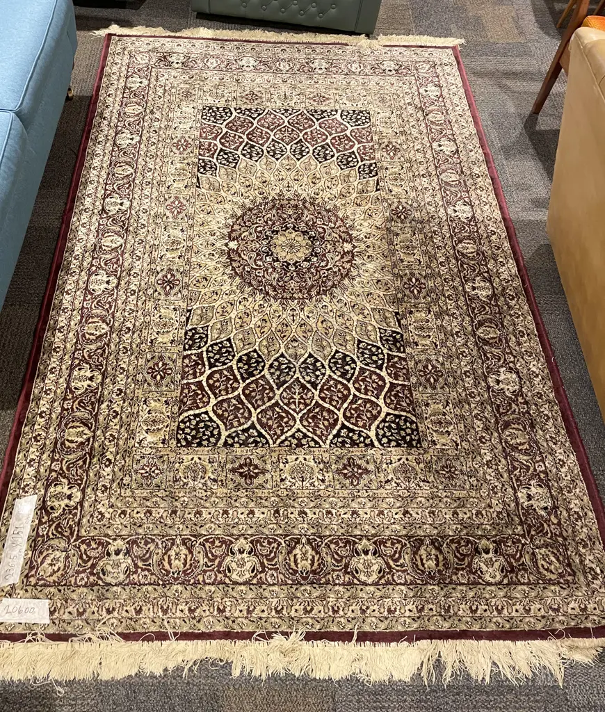 Persian Style Floor Rug - PLEASE NOTE PHOTO HAS BEEN CHANGED Image 1++