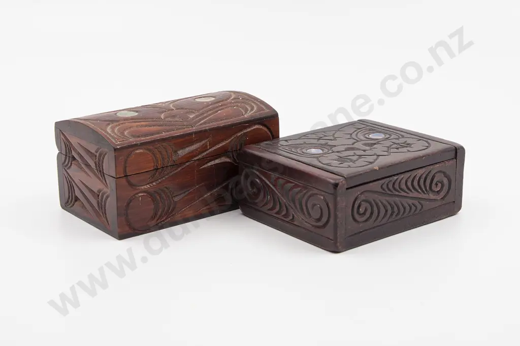 Two Carved Lidded Boxes With Wheku Heads Image 1++