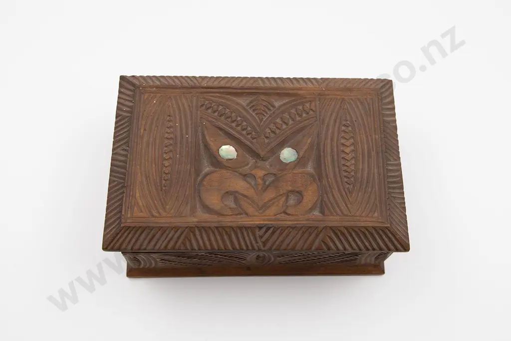 Carved Lidded Box With Wheku Head Image 1++