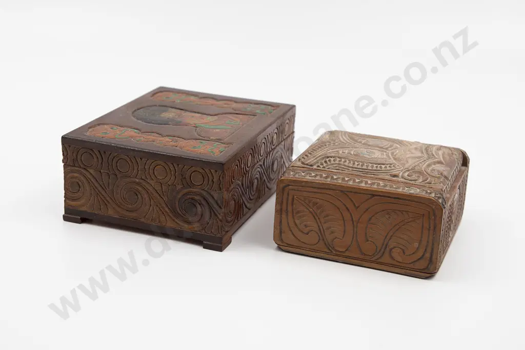 Carved Lidded Boxes With Wheku Heads Image 1++