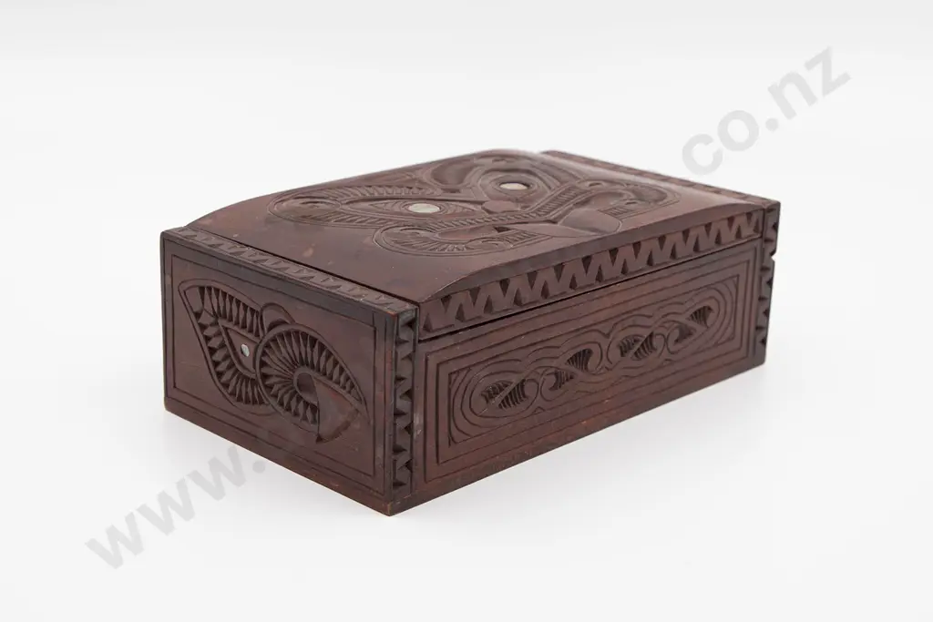 Large Carved Lidded Box With Wheku Head Image 1++