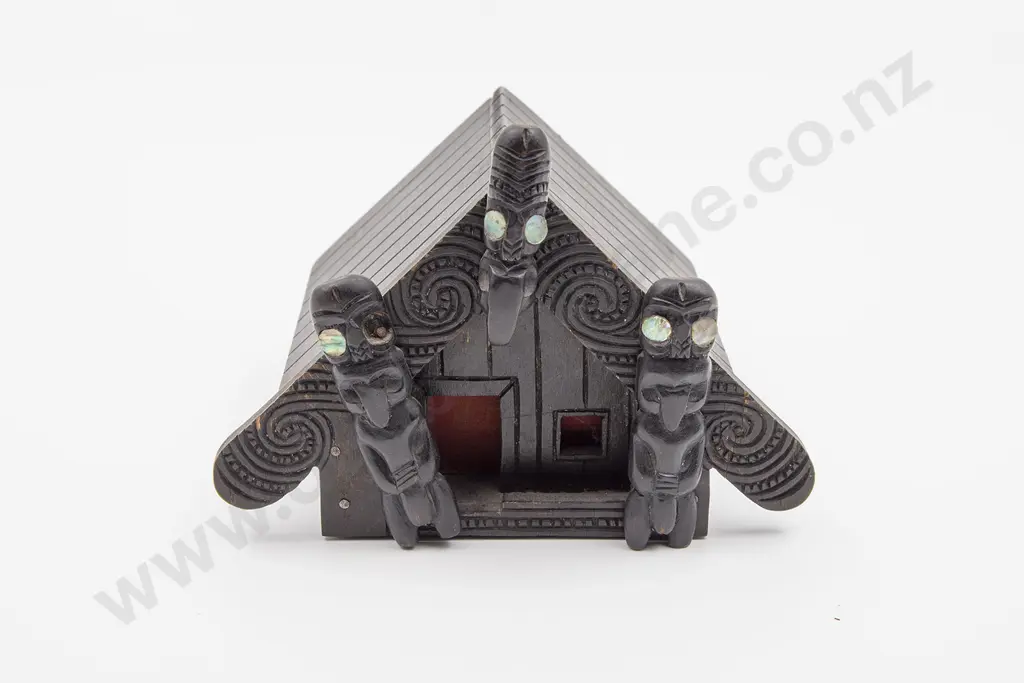 Miniature Wharenui With Rear Sliding Compartment Image 1++