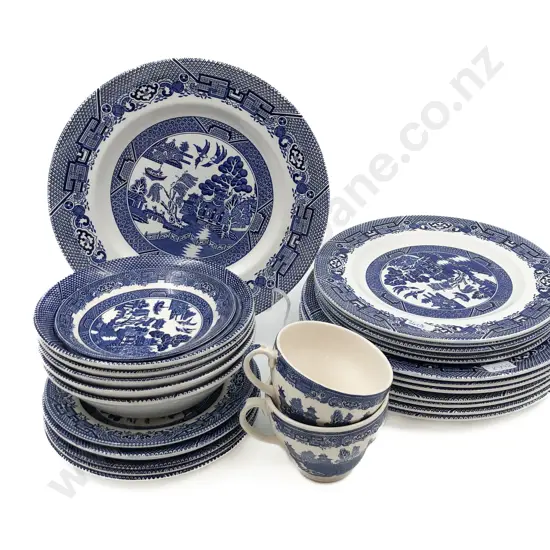 Selection of Blue and White China incl Dinnerware