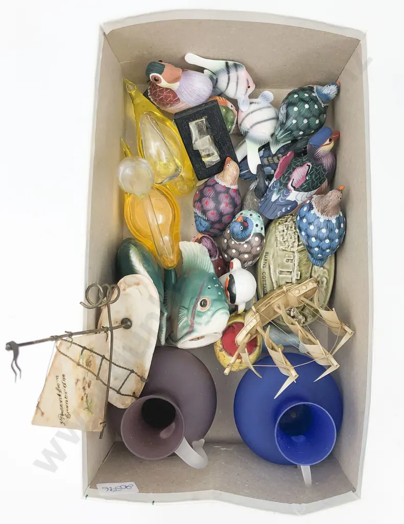 Box of Assorted Ornaments Image 1++