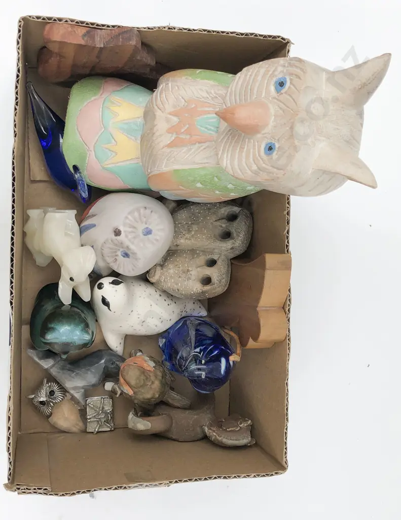 Box of Assorted Owl and Animal Ornaments Image 1++
