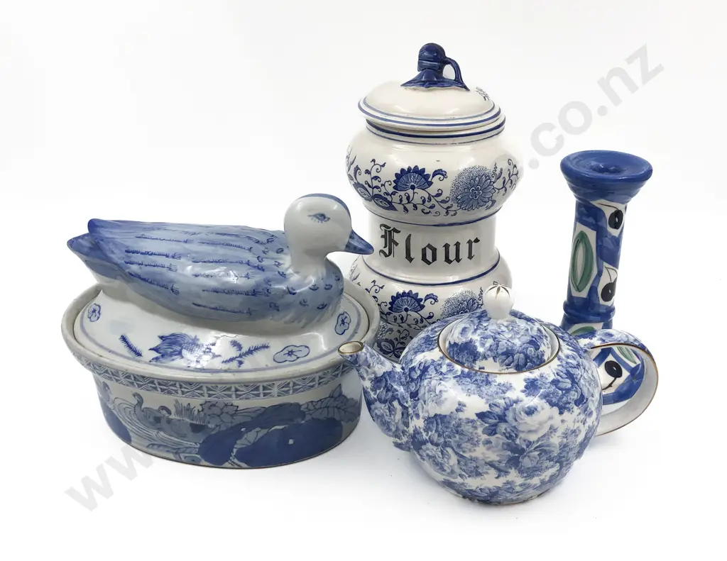 Blue and White Tureen with Canister and Others (4) Image 1++