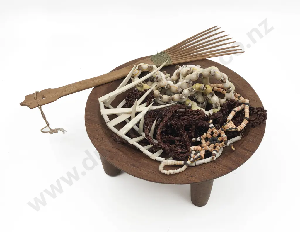 Small Kava Bowl with Wooden Comb and Shell Necklaces Image 1++