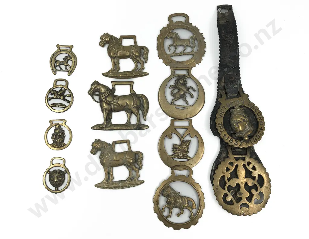 Box of Horse Brasses Image 1++