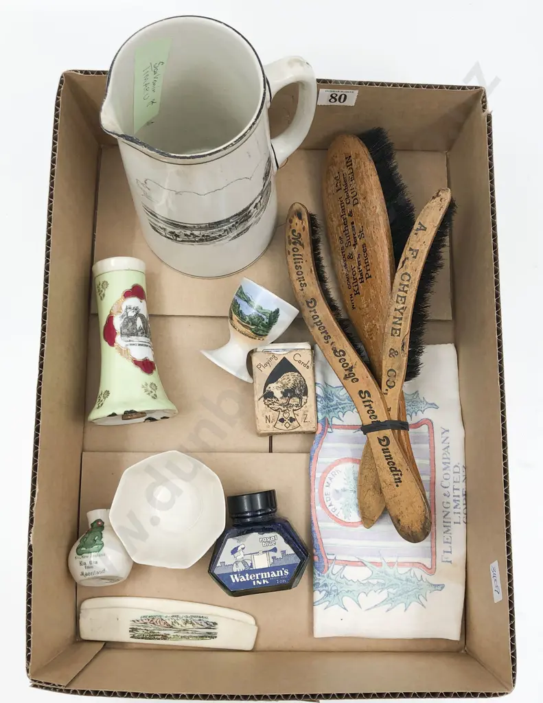 Box of Assorted Vintage NZ Souvenir Items Image 1++